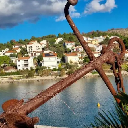 Peaceful With Style - Classsic Two Bedroom Appartement Trogir